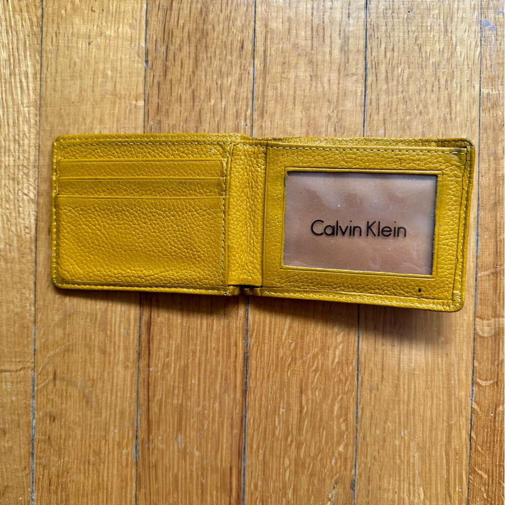 Calvin Klein Wallet - Picture 2 of 4